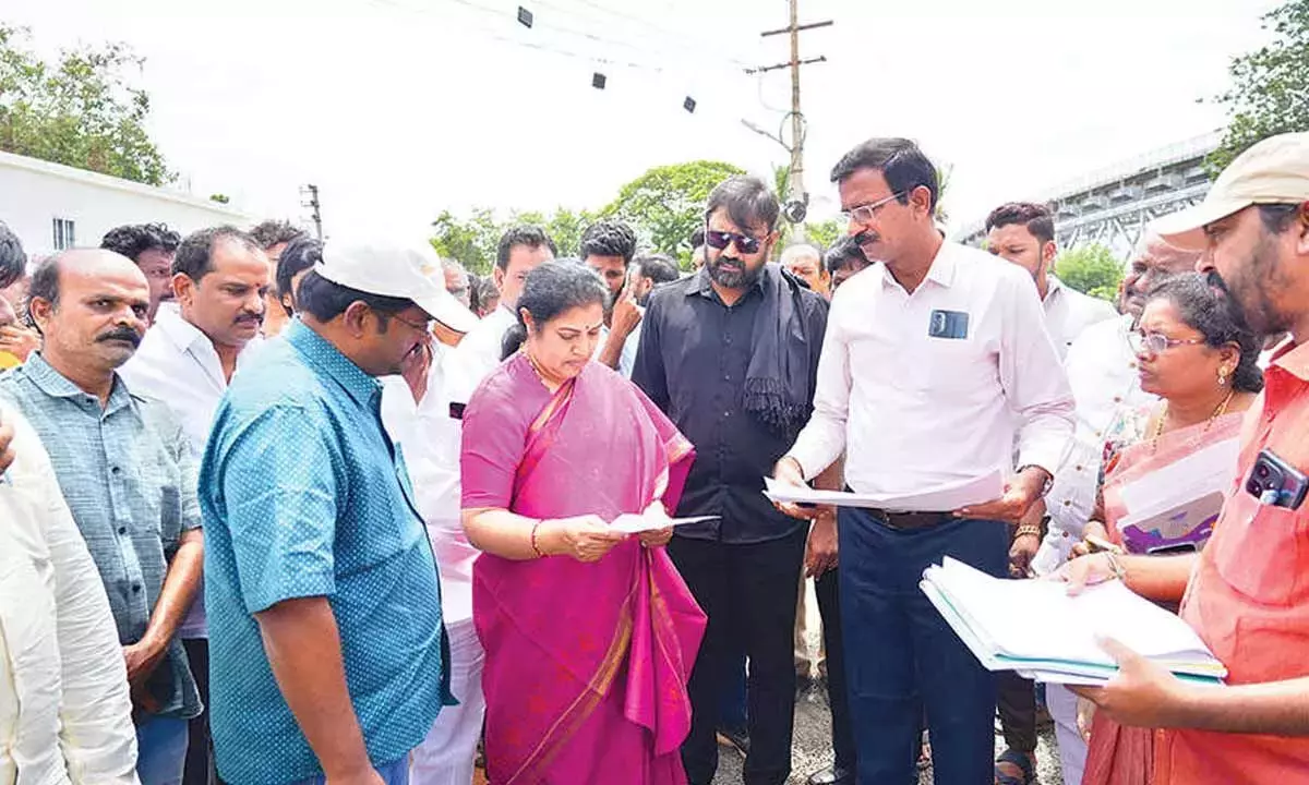 Andhra: अधिकारियों को नदी तट के निर्माण कार्यों में तेजी लाने का निर्देश