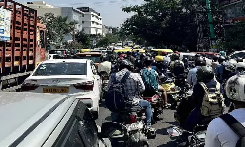 Hyderabad के मेहदीपटनम-गाचीबोवली खंड पर यातायात सुचारू करने के लिए दो नए फ्लाईओवर Hyderabad के मेहदीपटनम-गाचीबोवली खंड पर यातायात सुचारू करने के लिए दो नए फ्लाईओवर