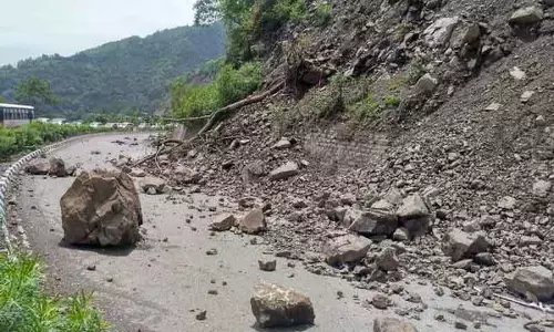 Sundarnagar में भूस्खलन से तीन लोगों की मौत, दो का पता नहीं Sundarnagar में भूस्खलन से तीन लोगों की मौत, दो का पता नहीं