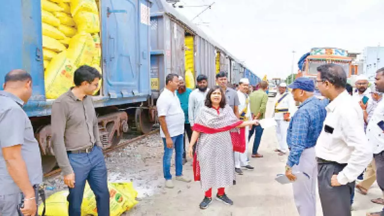किसानों के लिए राहत: महबूबनगर में 1,500 मीट्रिक टन यूरिया पहुंचा