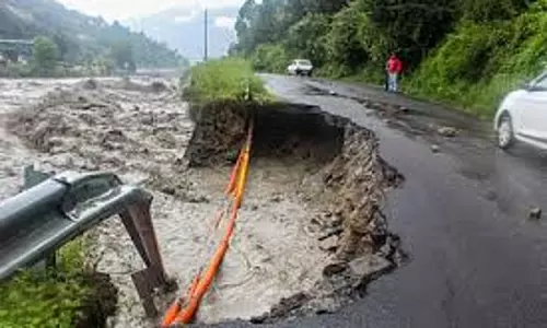 Kargil: स्कूल बंद, राजमार्ग अवरुद्ध, कारगिल में बारिश का असर Kargil: स्कूल बंद, राजमार्ग अवरुद्ध, कारगिल में बारिश का असर