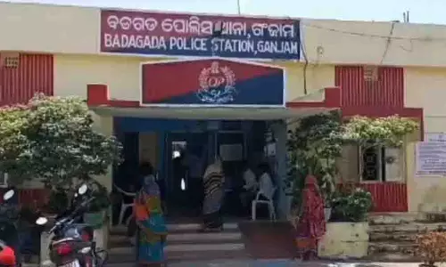Ganjam: आधी रात को सांप के काटने से कक्षा 3 के छात्र की मौत Ganjam: आधी रात को सांप के काटने से कक्षा 3 के छात्र की मौत