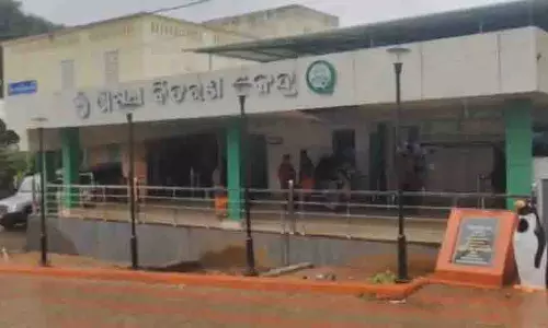 Koraput में एम्बुलेंस देरी से बुजुर्ग की जान गई Koraput में एम्बुलेंस देरी से बुजुर्ग की जान गई