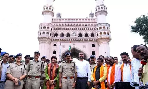 Hyderabad के शीर्ष अधिकारियों ने गणेश विसर्जन मार्ग का निरीक्षण किया Hyderabad के शीर्ष अधिकारियों ने गणेश विसर्जन मार्ग का निरीक्षण किया