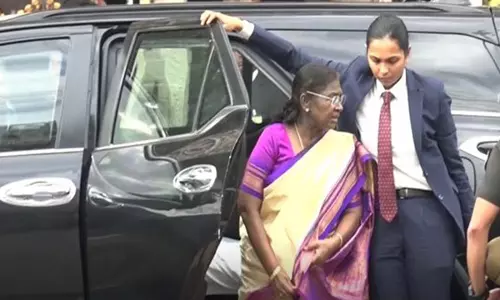 राष्ट्रपति Murmu ने तमिलनाडु के श्रीरंगम में श्री रंगनाथस्वामी मंदिर का किया दौरा राष्ट्रपति Murmu ने तमिलनाडु के श्रीरंगम में श्री रंगनाथस्वामी मंदिर का किया दौरा