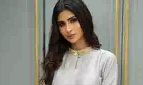 Mouni Roy: रोज़ाना का लुक इंटरनेट का नया जुनून बनता जा रहा है