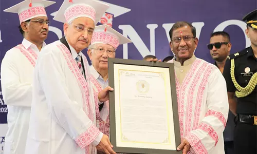 Assam: राज्यपाल ने शैक्षणिक संस्थानों से छात्रों के चरित्र निर्माण का किया आह्वान Assam: राज्यपाल ने शैक्षणिक संस्थानों से छात्रों के चरित्र निर्माण का किया आह्वान
