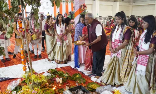सांसद बृजमोहन अग्रवाल ने परिवार सहित की करमा देव की पूजा सांसद बृजमोहन अग्रवाल ने परिवार सहित की करमा देव की पूजा