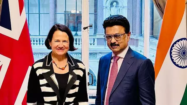 Tamil Nadu : मुख्यमंत्री स्टालिन ने ब्रिटिश मंत्री से मुलाकात की Tamil Nadu : मुख्यमंत्री स्टालिन ने ब्रिटिश मंत्री से मुलाकात की