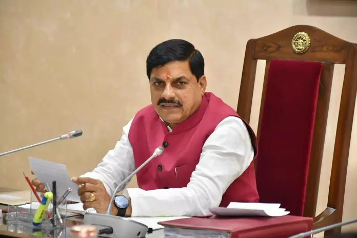 Bhopal: मुख्यमंत्री यादव ने इंदौर अस्पताल में कड़ी कार्रवाई की Bhopal: मुख्यमंत्री यादव ने इंदौर अस्पताल में कड़ी कार्रवाई की