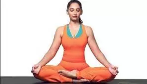 Yoga Tips: किन लोगों को नहीं करना चाहिए कपालभाति प्राणायाम, फायदे के साथ जानें नुकसान Yoga Tips: किन लोगों को नहीं करना चाहिए कपालभाति प्राणायाम, फायदे के साथ जानें नुकसान