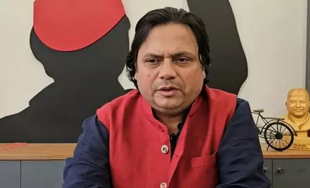 जीएसटी 2.0 पर सियासत : भाजपा ने बताया ऐतिहासिक कदम, सपा बोली- जनता के मन की बात सुने सरकार जीएसटी 2.0 पर सियासत : भाजपा ने बताया ऐतिहासिक कदम, सपा बोली- जनता के मन की बात सुने सरकार