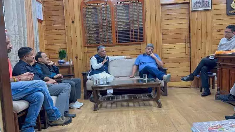 Chamba में तबाही, भाजपा सांसद ने प्राकृतिक आपदा के सामने एकजुटता का आह्वान किया Chamba में तबाही, भाजपा सांसद ने प्राकृतिक आपदा के सामने एकजुटता का आह्वान किया