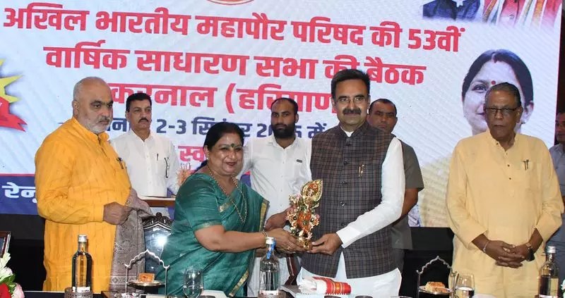 Haryana : महापौरों ने देश भर के शहरी स्थानीय निकायों के लिए समान अधिकार मांगे Haryana : महापौरों ने देश भर के शहरी स्थानीय निकायों के लिए समान अधिकार मांगे