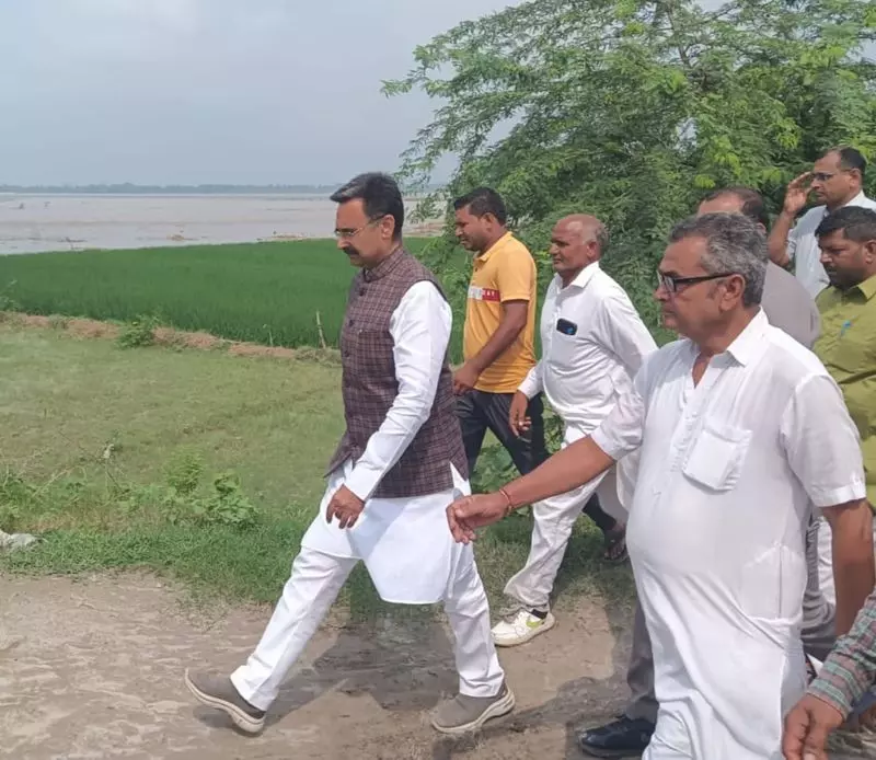 Haryana : स्पीकर ने तटबंधों का निरीक्षण किया; करनाल के ग्रामीणों का दावा, राहत आंशिक Haryana : स्पीकर ने तटबंधों का निरीक्षण किया; करनाल के ग्रामीणों का दावा, राहत आंशिक