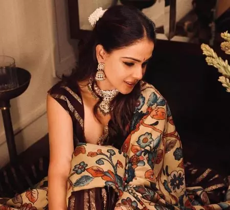 हर दिन मुस्कुराने की वजह ढूंढे, जेनेलिया डिसूजा के लुक ने जीता फैंस का दिल हर दिन मुस्कुराने की वजह ढूंढे, जेनेलिया डिसूजा के लुक ने जीता फैंस का दिल
