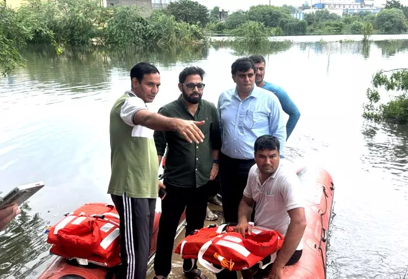 Haryana : मुंगेशपुर नाले में दरार से बहादुरगढ़ में जलभराव Haryana : मुंगेशपुर नाले में दरार से बहादुरगढ़ में जलभराव