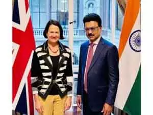 स्टालिन ने ब्रिटिश मंत्री से मुलाकात की, तमिलनाडु के लिए महत्वपूर्ण साझेदारियां बनाईं स्टालिन ने ब्रिटिश मंत्री से मुलाकात की, तमिलनाडु के लिए महत्वपूर्ण साझेदारियां बनाईं