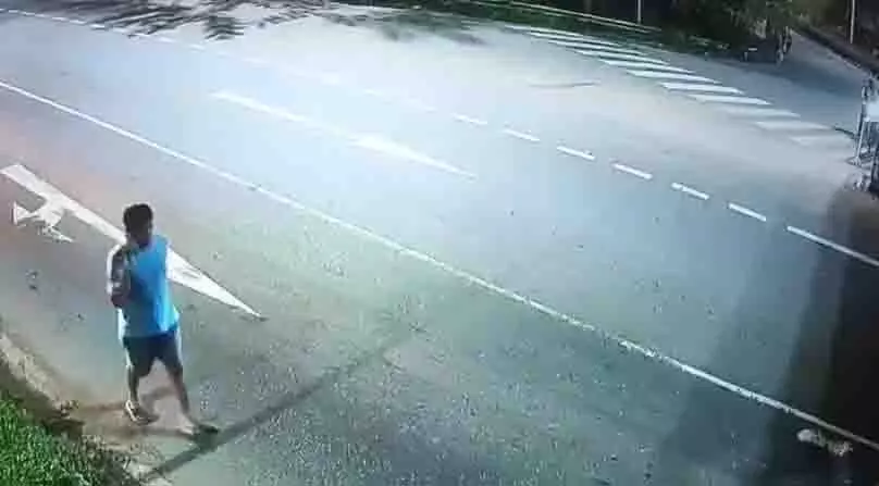 VSSUT छात्र अंजनेया की मौत का CCTV फुटेज आया सामने, कई सवाल खड़े VSSUT छात्र अंजनेया की मौत का CCTV फुटेज आया सामने, कई सवाल खड़े
