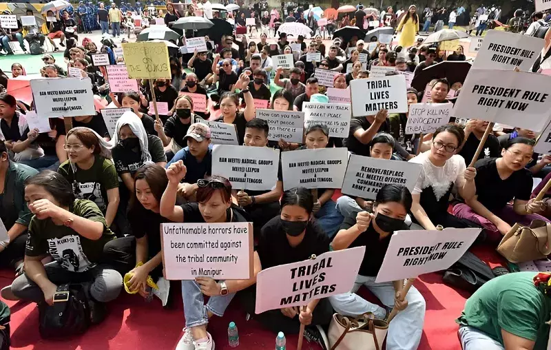 Manipur: गृह मंत्रालय ने परिचालन निलंबन समझौते की अवधि बढ़ाई Manipur: गृह मंत्रालय ने परिचालन निलंबन समझौते की अवधि बढ़ाई