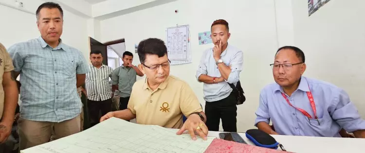 Sikkim : श्रम सचिव ने श्रमिक कार्ड जारी करने से पहले सख्त क्रेडेंशियल सत्यापन का निर्देश दिया Sikkim : श्रम सचिव ने श्रमिक कार्ड जारी करने से पहले सख्त क्रेडेंशियल सत्यापन का निर्देश दिया