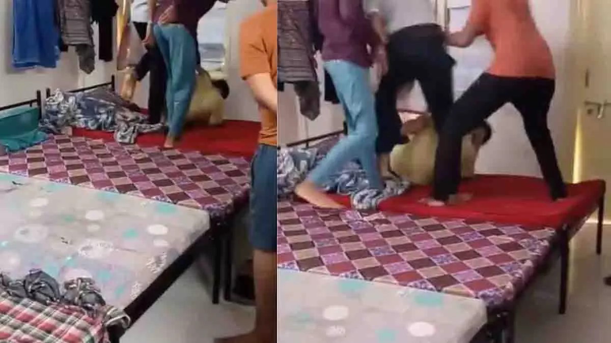 Gujarat: हॉस्टल में इंटरनेशनल स्कूल के छात्र की पिटाई Gujarat: हॉस्टल में इंटरनेशनल स्कूल के छात्र की पिटाई