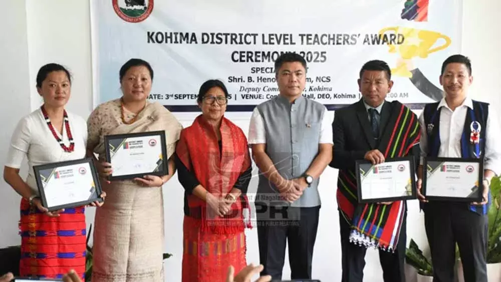 Kohima में 4 को जिला स्तरीय शिक्षक पुरस्कार मिला Kohima में 4 को जिला स्तरीय शिक्षक पुरस्कार मिला