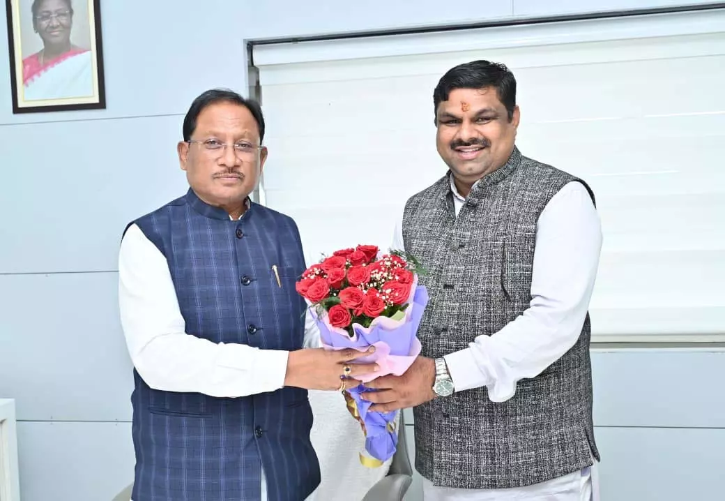मुख्यमंत्री विष्णुदेव साय से नवनियुक्त कैबिनेट मंत्रियों की मुलाकात मुख्यमंत्री विष्णुदेव साय से नवनियुक्त कैबिनेट मंत्रियों की मुलाकात