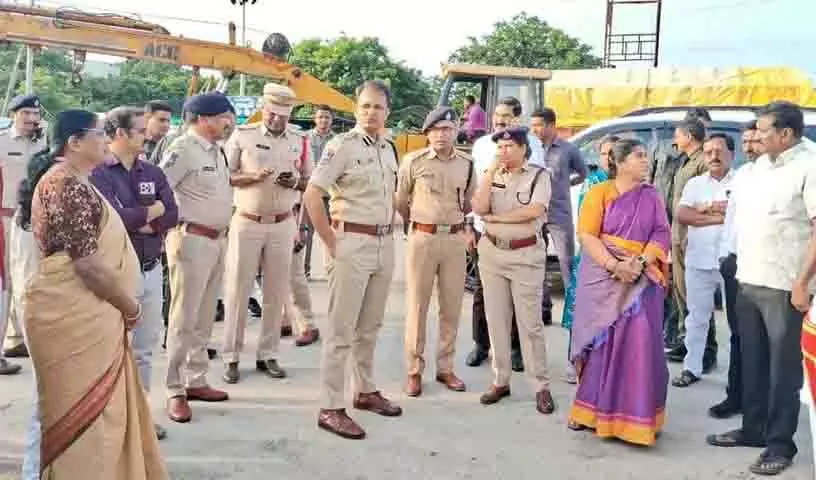 Warangal: गणेश प्रतिमा विसर्जन के लिए कड़ी सुरक्षा व्यवस्था Warangal: गणेश प्रतिमा विसर्जन के लिए कड़ी सुरक्षा व्यवस्था
