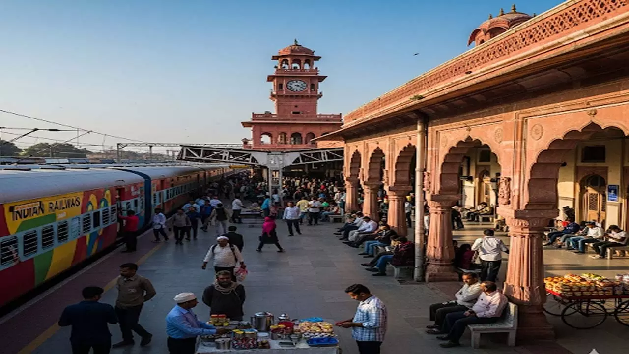 जयपुर रेलवे स्टेशन पर दिव्यांग पर मारपीट जयपुर रेलवे स्टेशन पर दिव्यांग पर मारपीट