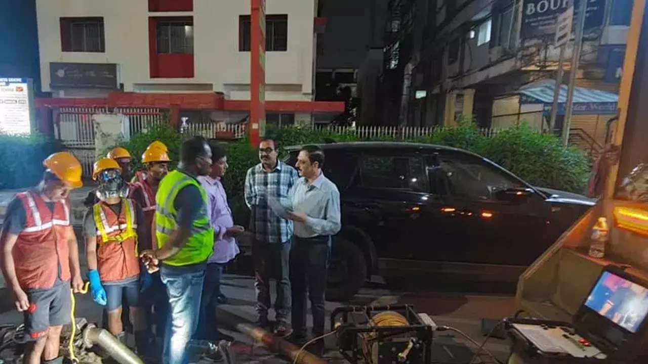 GHMC ने रोबोटिक तकनीक से शुरू किया ड्रेन सफाई पायलट प्रोजेक्ट GHMC ने रोबोटिक तकनीक से शुरू किया ड्रेन सफाई पायलट प्रोजेक्ट
