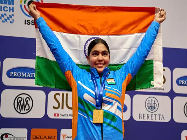 भारतीय निशानेबाज सुरुचि सिंह ISSF 10 मीटर एयर पिस्टल रैंकिंग में शीर्ष पर, मनु भाकर छठे स्थान पर भारतीय निशानेबाज सुरुचि सिंह ISSF 10 मीटर एयर पिस्टल रैंकिंग में शीर्ष पर, मनु भाकर छठे स्थान पर