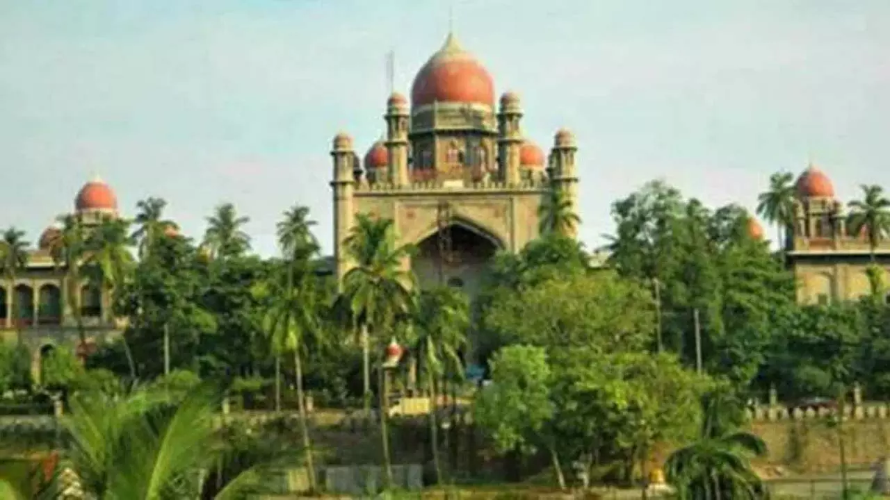 हैदराबाद ट्रैफिक चालान पर हाईकोर्ट की सख्ती, सरकार से मांगा स्पष्टीकरण हैदराबाद ट्रैफिक चालान पर हाईकोर्ट की सख्ती, सरकार से मांगा स्पष्टीकरण