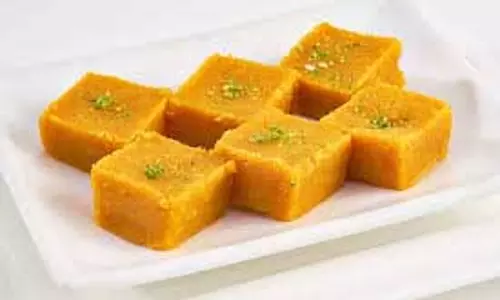 Moong Daal Ki Barfi: मूंग दाल की बर्फी, स्वाद और सेहत दोनों मिलेगा Moong Daal Ki Barfi: मूंग दाल की बर्फी, स्वाद और सेहत दोनों मिलेगा