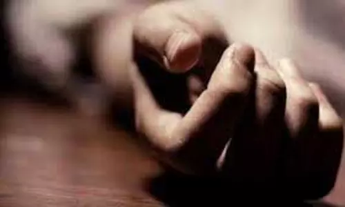 UP News: पेट्रोल पंप पर बैठी महिला को कार ने कुचला