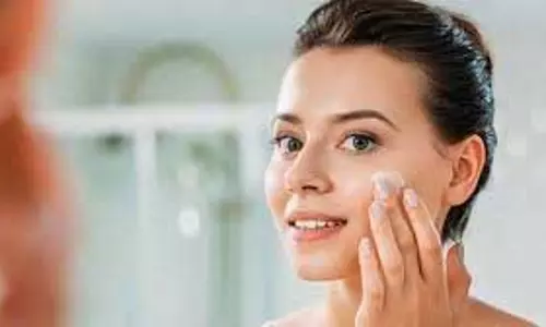 Skin Care: धूप से झुलसी त्वचा को चमकदार बनाने के लिए इस्तेमाल करें यह असरदार होममेड बॉडी स्क्रब Skin Care: धूप से झुलसी त्वचा को चमकदार बनाने के लिए इस्तेमाल करें यह असरदार होममेड बॉडी स्क्रब