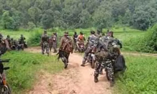Jharkhand Encounter:  सुरक्षा बलों और नक्सलियों के बीच मुठभेड़ में 2 सुरक्षाकर्मी शहीद