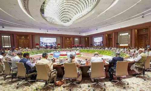 New Delhi: घी से AC-फ्रिज तक 175 चीजें सस्ती New Delhi: घी से AC-फ्रिज तक 175 चीजें सस्ती