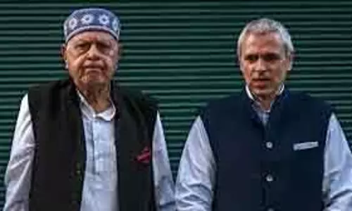 ईद-ए-मिलाद से पहले तनवीर सादिक ने दरगाह हजरतबल में मत्था टेका