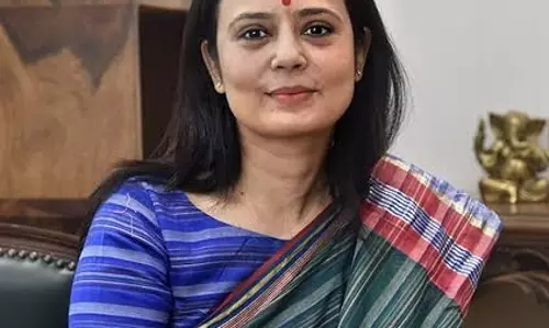 महुआ मोइत्रा ने रायपुर पुलिस के लिए अपशब्दों का किया इस्तेमाल महुआ मोइत्रा ने रायपुर पुलिस के लिए अपशब्दों का किया इस्तेमाल