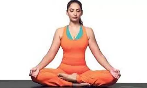 Yoga Tips: किन लोगों को नहीं करना चाहिए कपालभाति प्राणायाम, फायदे के साथ जानें नुकसान Yoga Tips: किन लोगों को नहीं करना चाहिए कपालभाति प्राणायाम, फायदे के साथ जानें नुकसान