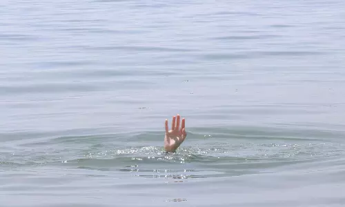 Moradabad: रामगंगा में डूबे किशोर की खोज जारी
