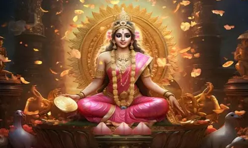 Shukra Pradosh Vrat:  शुक्र प्रदोष पर भगवान शिव के साथ देवी लक्ष्मी की भी पूजा करें, जीवन खुशहाल रहेगा