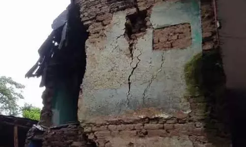 Himachal: समय पर निकासी से छह घरों के ढहने से जान बची Himachal: समय पर निकासी से छह घरों के ढहने से जान बची