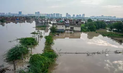 दिल्ली में यमुना 207 मीटर के पार, बाढ़ का पानी सचिवालय तक पहुंचा