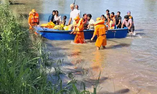 Punjab: राज्य आपदा प्रतिक्रिया बल के जवान और ग्रामीण बाढ़ के गुमनाम नायक Punjab: राज्य आपदा प्रतिक्रिया बल के जवान और ग्रामीण बाढ़ के गुमनाम नायक