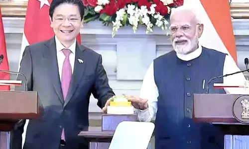 PM मोदी की सिंगापुर दौरे पर महत्वपूर्ण बैठक और पोर्ट उद्घाटन