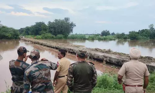 Patiala के घग्गर नदी के किनारे स्थित 78 गांवों में अलर्ट जारी Patiala के घग्गर नदी के किनारे स्थित 78 गांवों में अलर्ट जारी