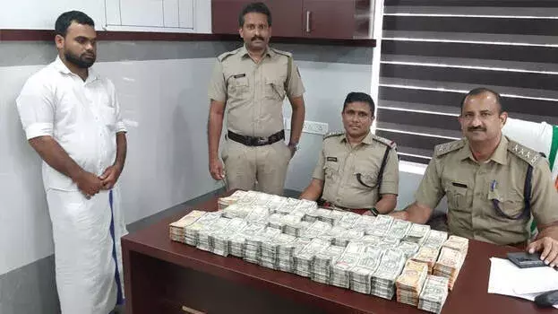 Kerala: मलप्पुरम में ओणम से पहले सख्त वाहन निरीक्षण, संदिग्ध पकड़ा गया Kerala: मलप्पुरम में ओणम से पहले सख्त वाहन निरीक्षण, संदिग्ध पकड़ा गया