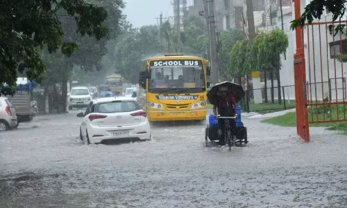 Haryana :  पंचकूला में मूसलाधार बारिश, पेड़ गिरने से बाल-बाल बचे स्कूली बच्चे